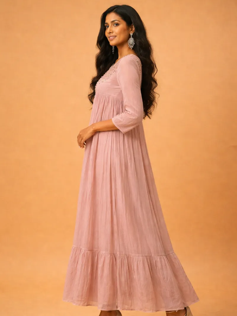 Light pista green gown with adjustable belt - Image 3